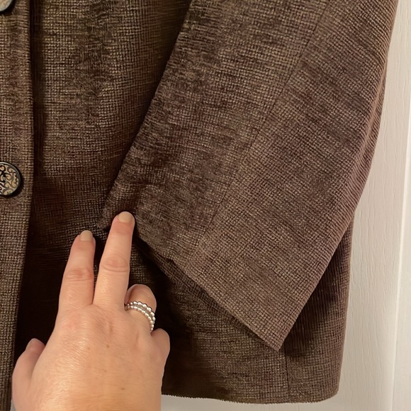 Lds chenille /soft corduroy blazer , 2 wood buttons - Picture 5 of 6